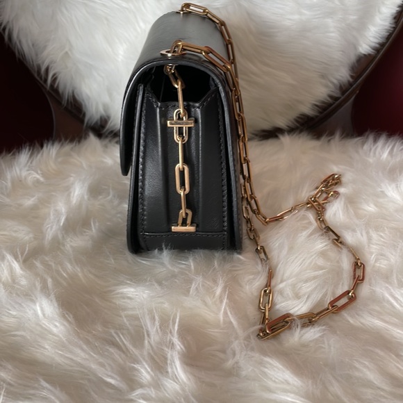 100% AUTHENTIC VALENTINO GARAVANI HANDBAG IN BLACK LEATHER AND HOLD HARDWARE - Picture 7 of 8